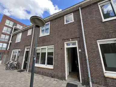 82m2 huis te huur voor 653.91€/maand in Julianakade, Leiden