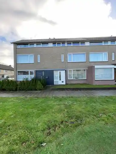 132m2 house to rent for 1995€/month in De Steenzager 27, Veldhoven