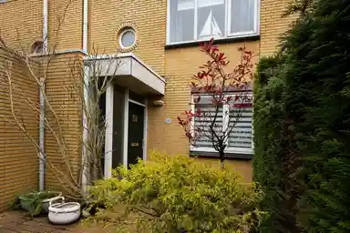 144m2 house to rent for 2450€/month in Brantingstraat 54, Rijswijk