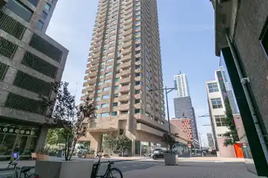 87m2 apartment to rent for 1700€/month in Van der Hoevenplein 24, Rotterdam