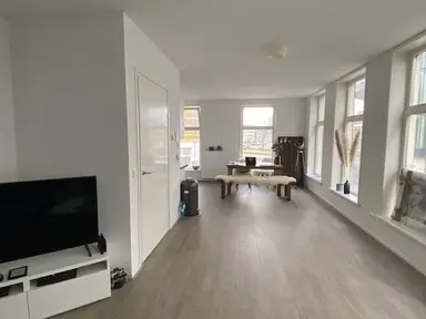 85m2 Appartement à louer pour 2100€/mois à Oostersingel, Groningen