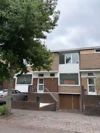 107m2 maison à louer pour 3200€/mois à Karel Doormanlaan 23, Hilversum