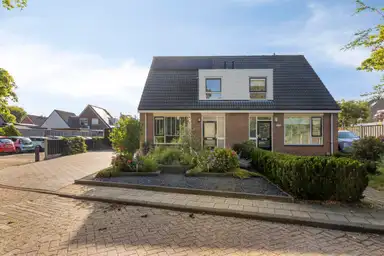 115m2 maison à louer pour 1695€/mois à Vogelzand 4252, Den Helder