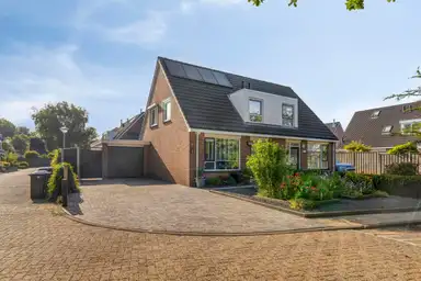 115m2 maison à louer pour 1695€/mois à Vogelzand 4252, Den Helder