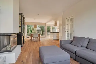 126m2 house to rent for 3850€/month in Rie Cramerstraat, Amstelveen