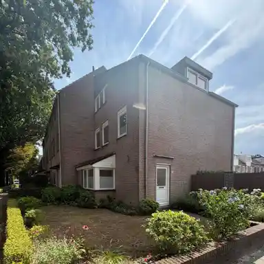 150m2 maison à louer pour 2750€/mois à Berg 74, Veldhoven