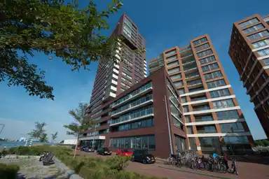 107m2 Appartamento in affitto per 2180€/mese a Lloydkade 759, Rotterdam