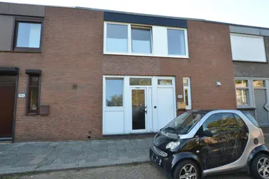 m2 house to rent for 1600€/month in Elbereveldstraat 494, Kerkrade
