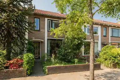 107m2 maison à louer pour 2700€/mois à Piet Heinstraat 29, Hilversum