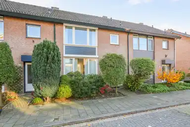 m2 maison à louer pour 1475€/mois à Van Hushovenstraat 12, Venlo