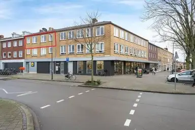 90m2 Appartement à louer pour 1500€/mois à Baron van Hövellstraat 81, Maastricht