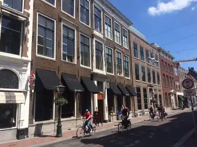 35m2 studio à louer pour 1135€/mois à Breestraat, Leiden