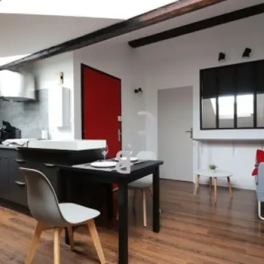 30m2 Chambre à louer pour 950€/mois à Parkstraat 38, The Hague