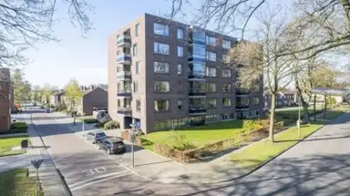 105m2 apartment to rent for 1025€/month in Schiestraat 12, Enschede