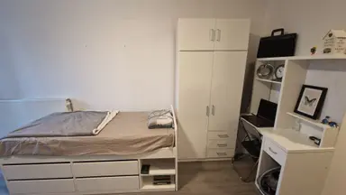 26m2 Chambre à louer pour 350€/mois à Oranjelaan, The Hague
