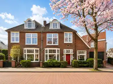 220m2 huis te huur voor 5250€/maand in Lorentzplein, Haarlem