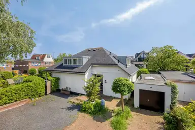 210m2 maison à louer pour 2200€/mois à Wildschutweg 25, Wijdewormer