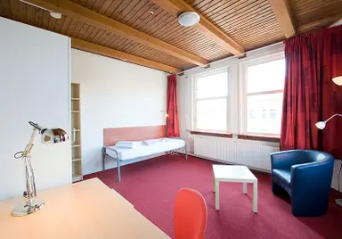 14m2 Chambre à louer pour 218.59€/mois à Van Zeggelenlaan 138, The Hague