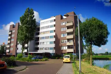 120m2 apartment to rent for 2400€/month in IJseendplein 34, The Hague