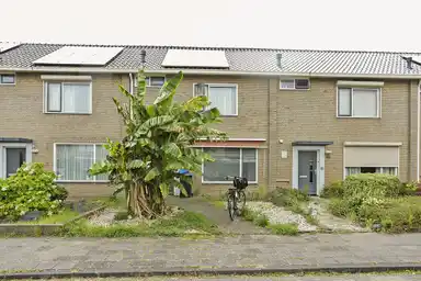 m2 house to rent for 932.93€/month in Piet Heynstraat 43, Dinteloord