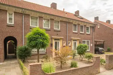 127m2 Haus zur Miete für 1228€/Monat in Mariënhagelaan 27, Weert