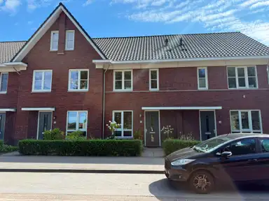 117m2 maison à louer pour 1850€/mois à Dille 16, Asten
