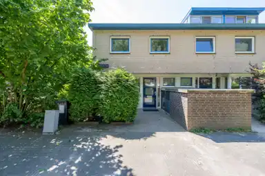 126m2 huis te huur voor 3000€/maand in Delle Alpihof 26, Amsterdam