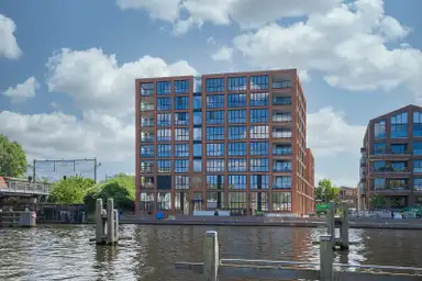 81m2 Appartement à louer pour 2650€/mois à Kelderwindkade, Haarlem