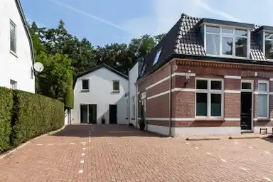 99m2 flat to rent for 2450€/month in Beresteinseweg 4, Hilversum