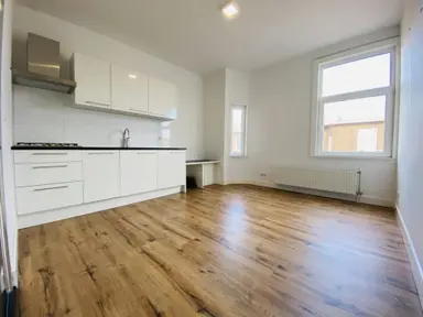 20m2 studio à louer pour 681€/mois à Larensestraat 111, The Hague