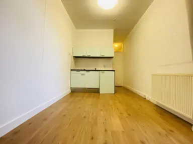 21m2 Appartement à louer pour 909€/mois à Valkenboskade, The Hague