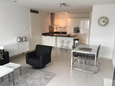 90m2 flat te huur voor 3000€/maand in Kruisplein 692, Rotterdam