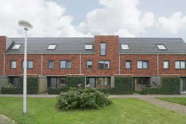 121m2 house to rent for 1777€/month in Tongvaren 1, Utrecht