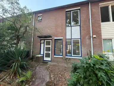 130μ² μονοκατοικία προς ενοικίαση για 1950€/μήνα σε Roosje Vosstraat 73, Eindhoven