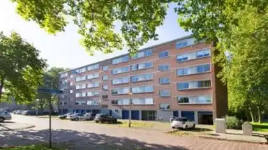 90m2 Appartement à louer pour 1060€/mois à Doorwerthstraat 12, Breda