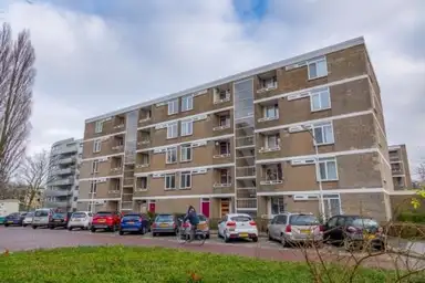 86m2 Appartement à louer pour 1100€/mois à César Franckstraat 11, Leiden