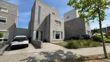 140m2 house to rent for 2850€/month in Hoogveldlaan, Heerlen