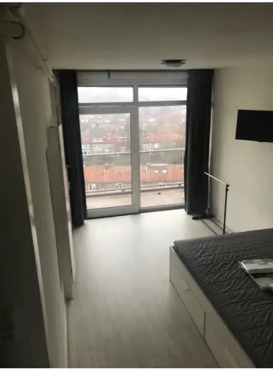 17m2 Chambre à louer pour 800€/mois à Burgemeester De Vlugtlaan, Amsterdam