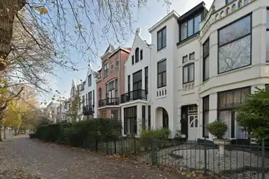 245m2 maison à louer pour 5950€/mois à Scheveningseweg, The Hague