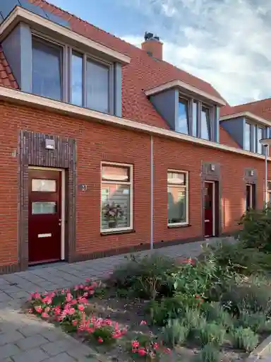 84m2 maison à louer pour 934€/mois à Nieuwe Duinstraat, Noordwijk