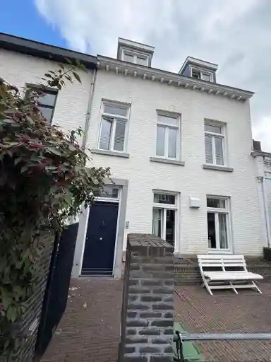 70m2 Appartement à louer pour 1650€/mois à Luikerweg, Maastricht