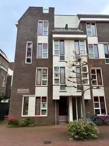 115m2 Appartement à louer pour 2396€/mois à Weddesteeg 27, Leiden