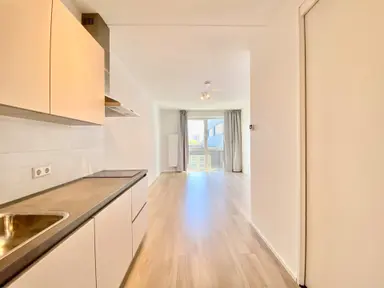24m2 studio to rent for 790€/month in Laakweg 21Z, The Hague
