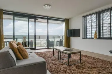 100m2 Appartamento in affitto per 3250€/mese a Anna van Buerenplein, The Hague