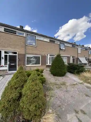 m2 huis te huur voor 764€/maand in Mariniersweg 42, Oud-Beijerland
