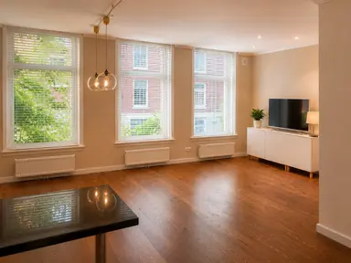 73m2 Appartement à louer pour 3000€/mois à Quellijnstraat 37A, Amsterdam