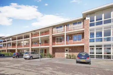 112m2 apartment to rent for 1510€/month in Amazonestroom 70, Zoetermeer