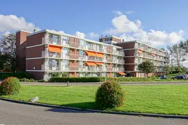 48m2 apartment to rent for 713.02€/month in Groen van Prinstererweg 64, Katwijk