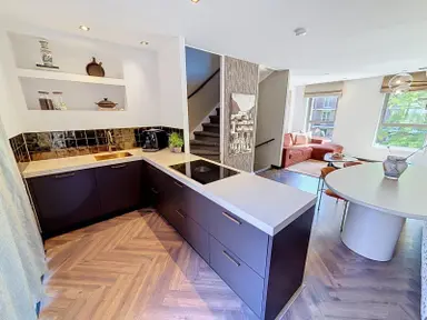 111μ² μονοκατοικία προς ενοικίαση για 3650€/μήνα σε Akbarstraat, Amsterdam