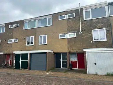 99m2 house to rent for 1700€/month in Beatrix de Rijkstraat 40, Beverwijk